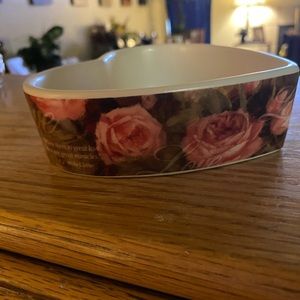 Vintage beautiful rose designs dish no chips or damage